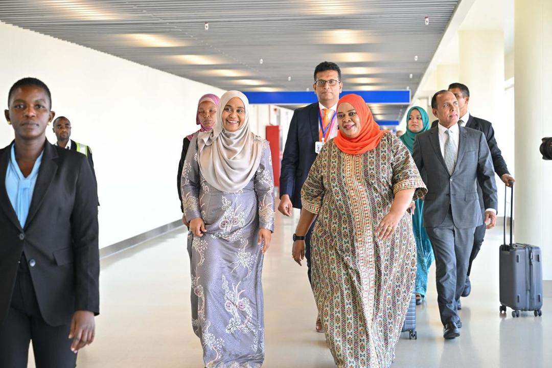މެކް ފައުންޑޭޝަން އެފްރިކާ އޭޝިއާ ލޫމިނަރީގެ ކޮންފަރެންސްއަށް ފަސްޓް ލޭޑީ ޓެންޒެނިޔާއަށް