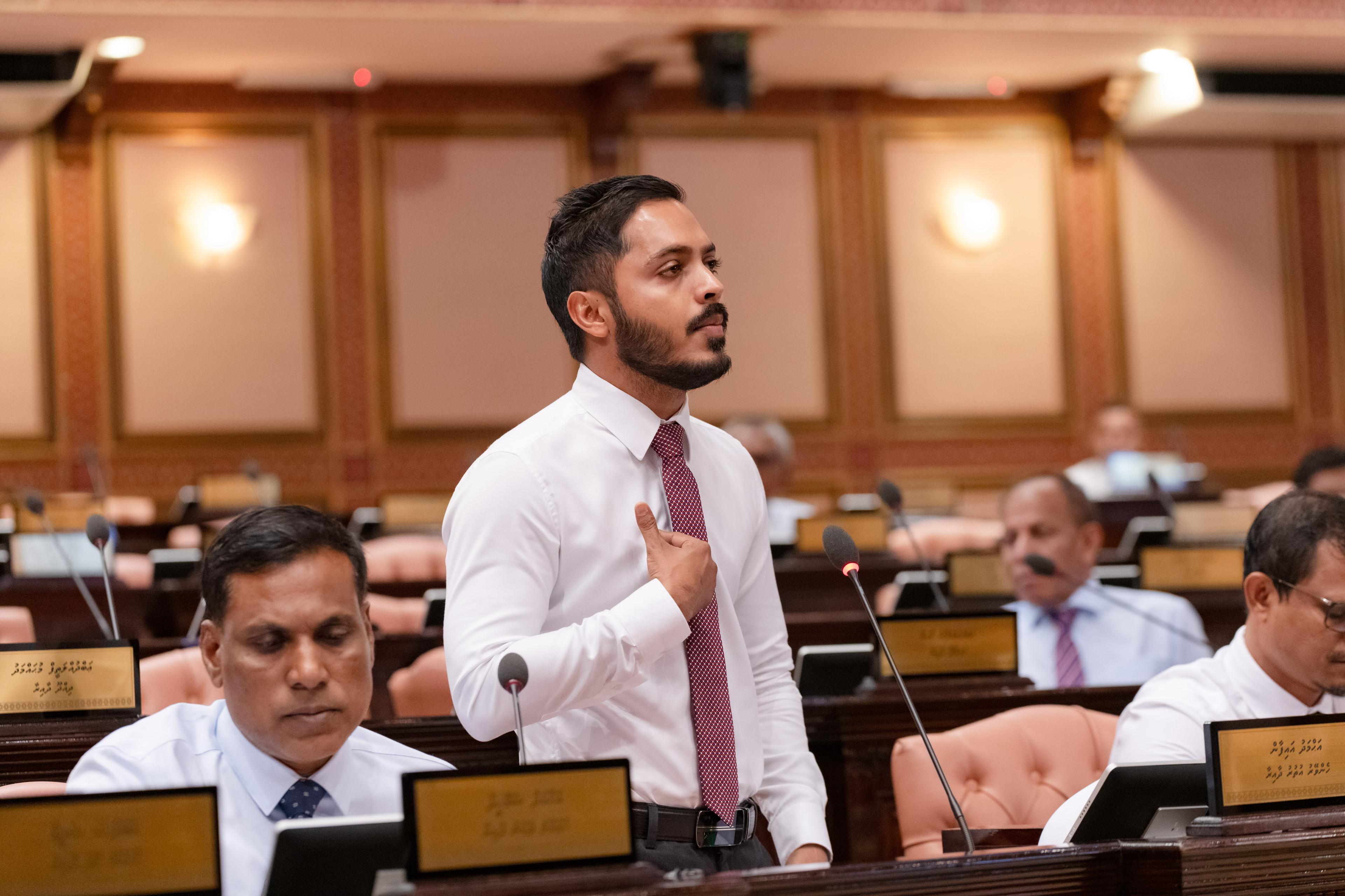 އެމްޑީޕީން ކަޑަޖަހާފަހުރި ހުރިހާ މަޝްރޫޢުއެއް ހިންގައިދޭނީ ރައީސް މުޢިއްޒުގެ ސަރުކާރުން: އައިފާން