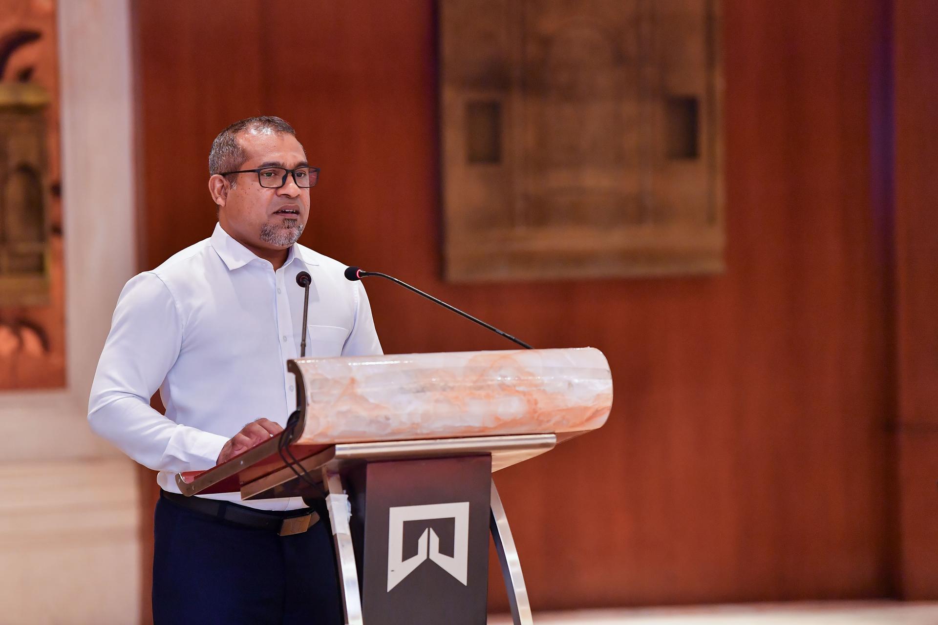 ތެޔޮ ލިބޭނެ އިތުރުގޮތްތައް ހޯދުމުގެ މަސައްކަތް ފަށައިފިން: ޑރ. ޚަލީލު