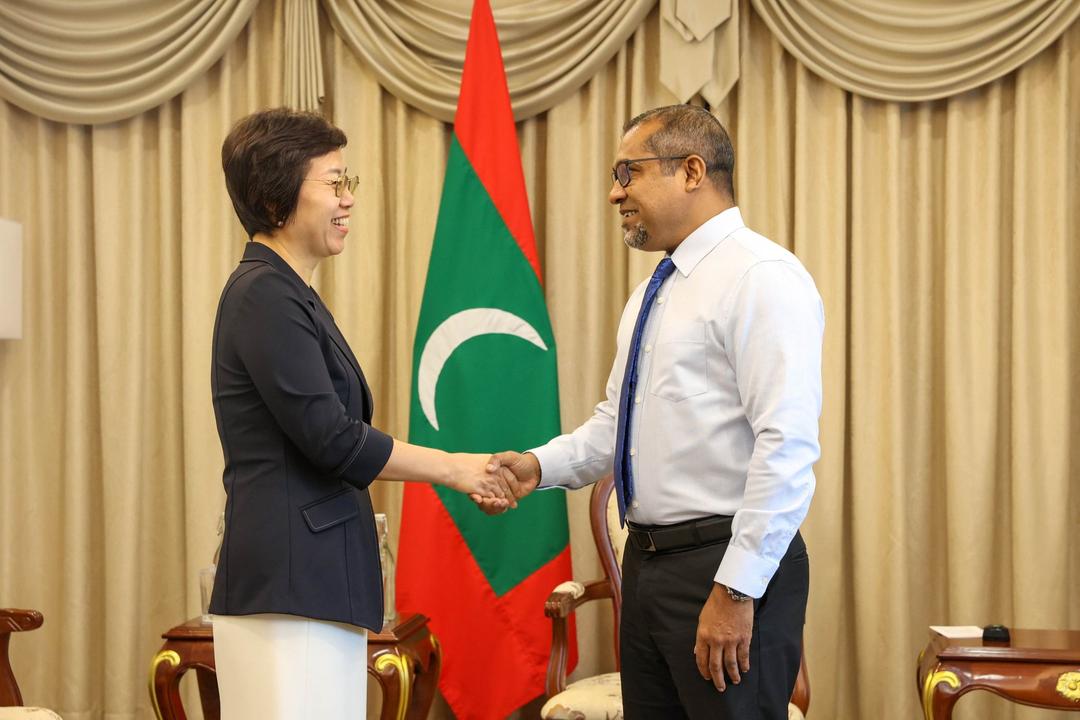ޕޮރިން މިނިސްޓަރ ޗައިނާ ސަފީރާ ބައްދަލު ކުރައްވައިފި