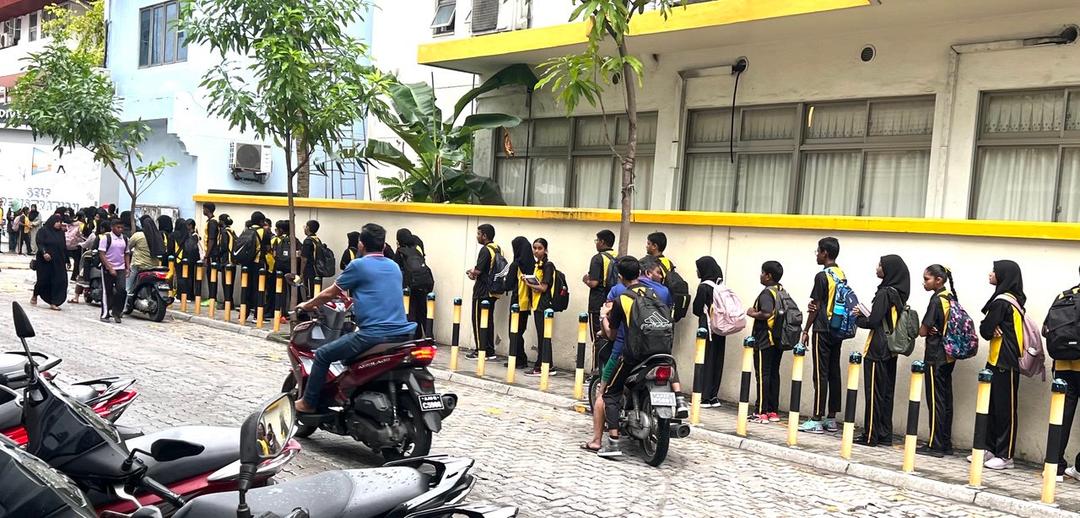  ދަރިވަރުން ސްކޫލު ބަދަލުކުރުމުގެ ކަންތައް އަވަހަށް ނިންމުމަށް އެދިއްޖެ 