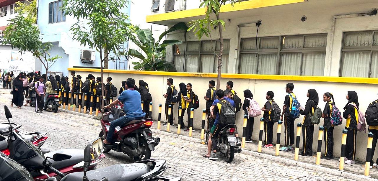  ދަރިވަރުން ސްކޫލު ބަދަލުކުރުމުގެ ކަންތައް އަވަހަށް ނިންމުމަށް އެދިއްޖެ 