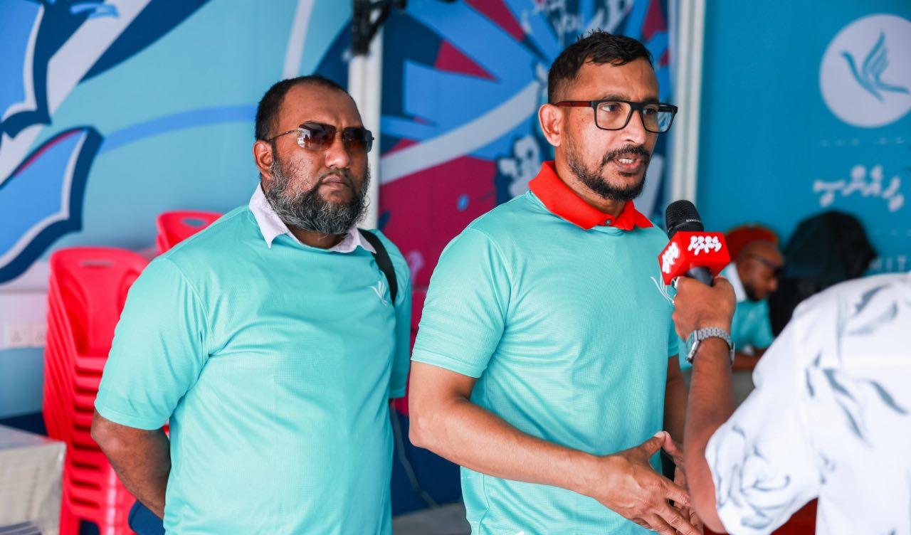 ޔާމީން ސިންގަޕޫރަށްކުރި ކޮށްމެ ދަތުރެއްކުރީ، ވަގު ޑީލުހަދައި ދަޢުލަތް ލޫޓުވަން: ފަލާހް