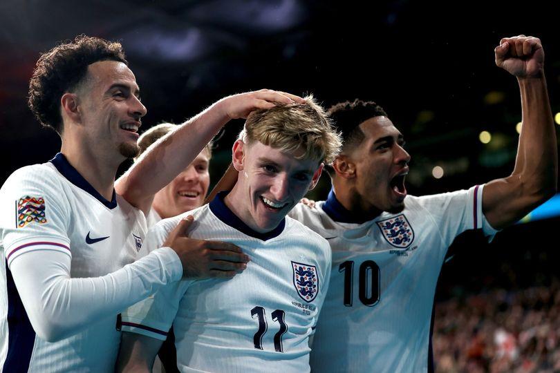 އިންގްލަންޑުން ވަނީ ޔުއޭފާ ނޭޝަންސް ލީގުގެ ކުއާޓަރ ފައިނަލަށް ދަތުރުކޮށްފައި. ފޮޓޯ: ތްރީ ލަޔަންސް