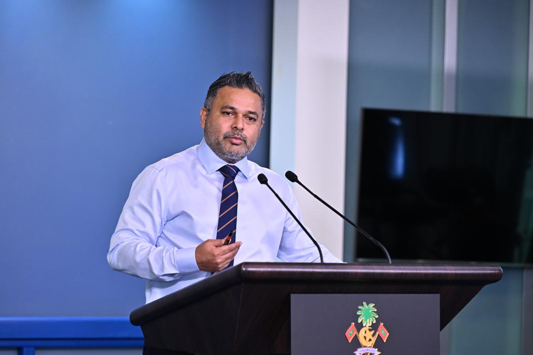 ރައީސް މުޢިއްޒަކީ ފަސްޖެހިވަޑައިގަތުމެއް ނެތި ޤާނޫނުގެ ވެރިކަން ނަގަހައްޓާނެ އިޚްލާސްތެރި ވެރިއެއް: ޝިޔާމް