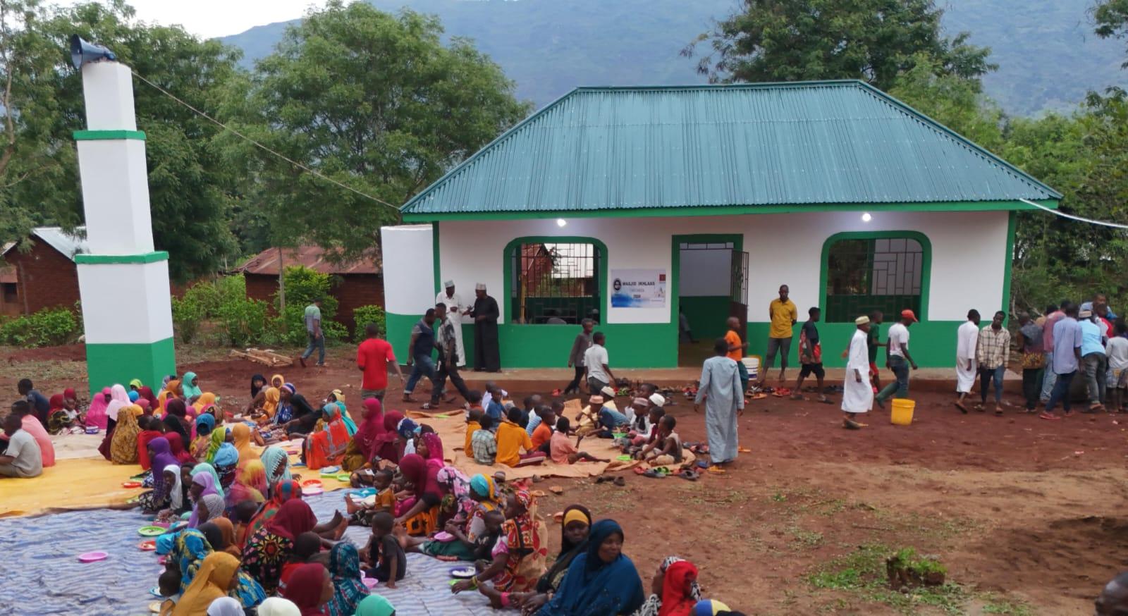 ދިވެހިންގެ އެހީތެރިކަމާއެކު ބިނާ ކުރި މިސްކިތް