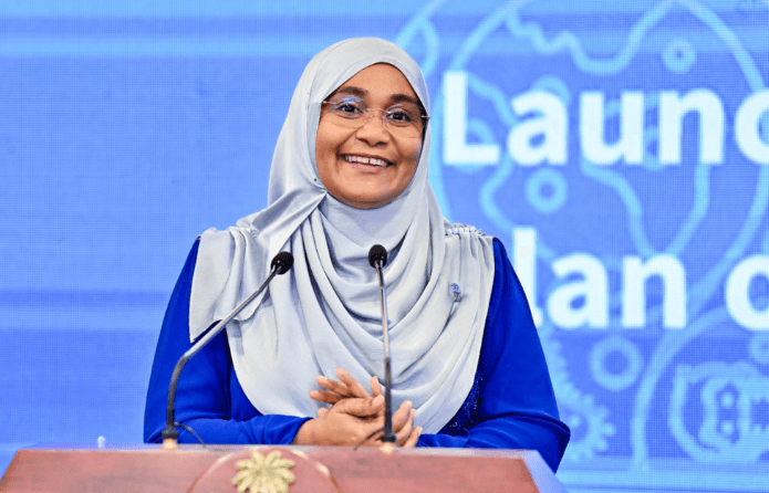 މަރިޔަމް ޒުބައިރުގެ ގަޔަށް ކަޅުތެޔޮޖެހުން  މެޑަމް ސާޖިދާ ކުށްވެރިކުރައްވައިފި