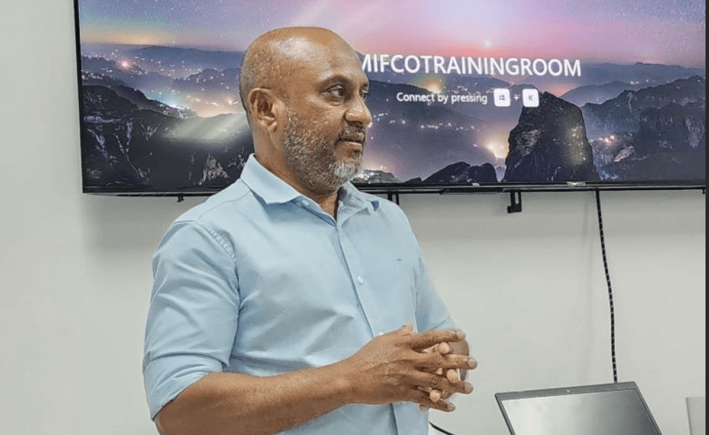 އެމްފޯމްޕީސީގެ ޗެެއާޕަސަނަކަށް ޝަރީފް