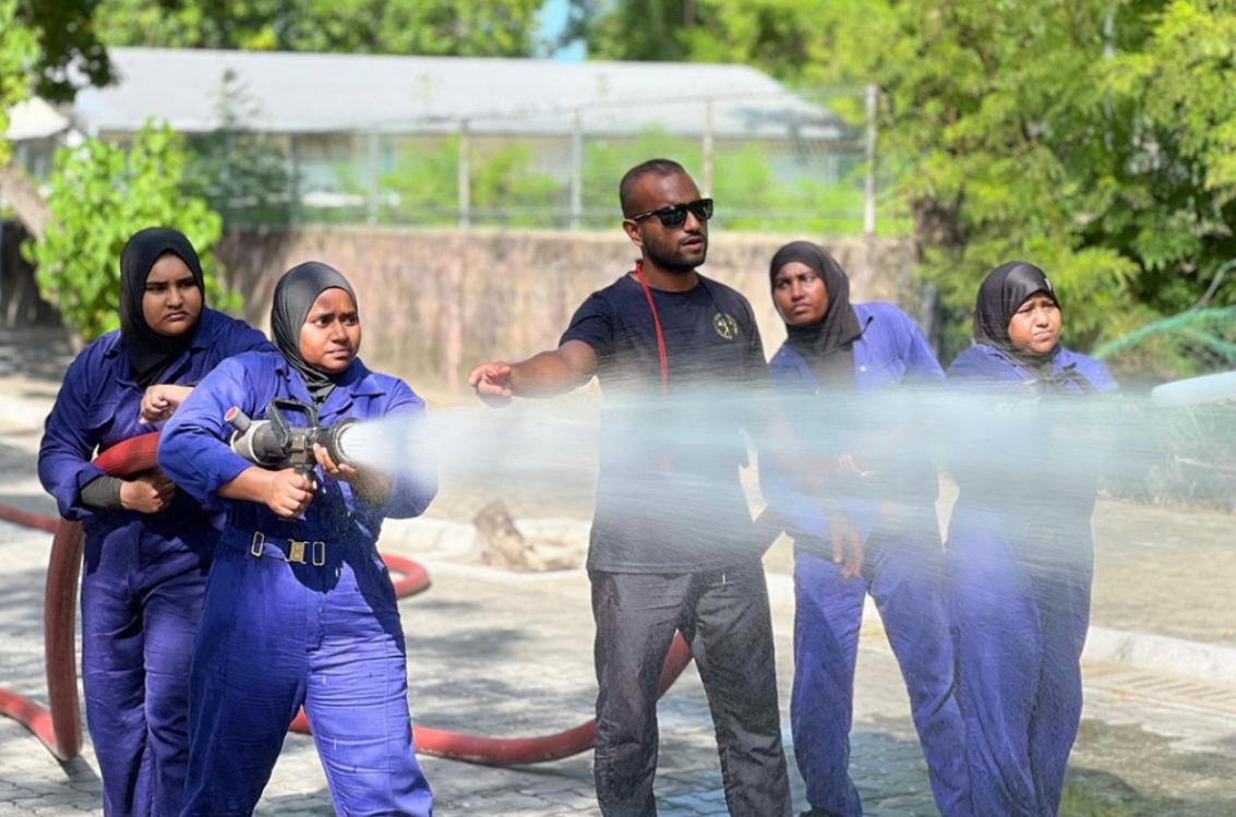އެމްޕީއެލްގެ މުވައްޒަފުންނަށް އަމާޒުކޮށްގެން އަލިފާން ނިއްވުމުގެ ކޯހެއް