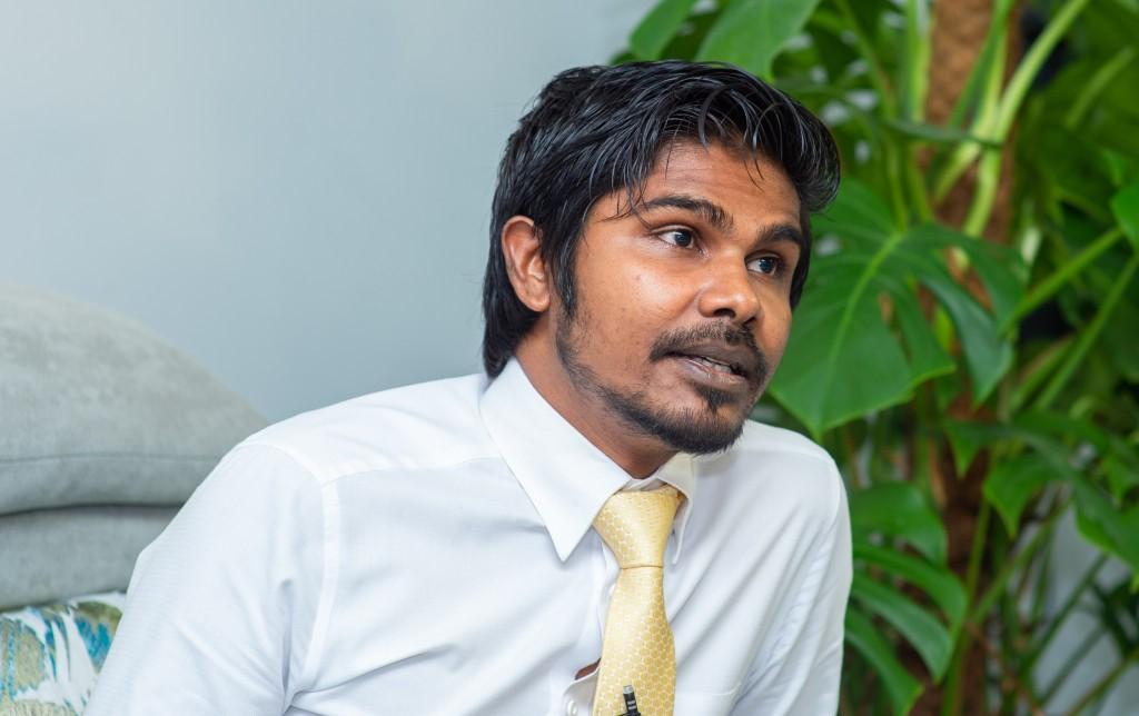 އާރްޑީސީގެ ފައިސާއަށް ޚިޔާނަތްތެރިވި މައްސަލައިގައި މޫކޭގެ ގެއަށް ފުލުހުން ވަދެއްޖެ