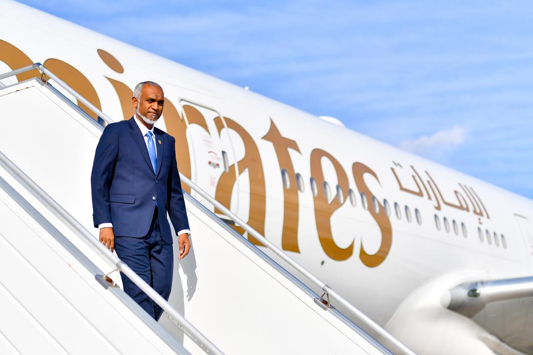 President and First Lady Depart for Unofficial Visit to Singapore