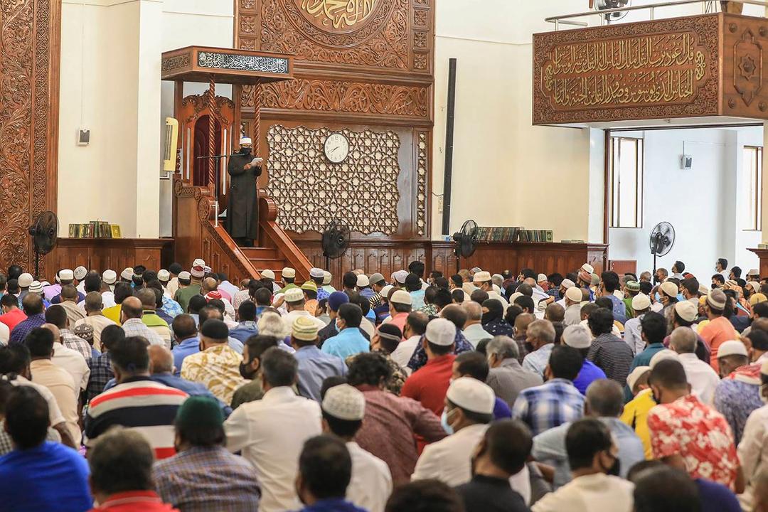 ރައްޔިތުންނާ ދައުލަތުގެ މުދަލަށް ރައްކާތެރިވުމަށް ހުރިހާ މުވައްޒަފުންނަށް މިއަދުގެ ހުކުރު ހުތުބާގައި ގޮވާލައިފި