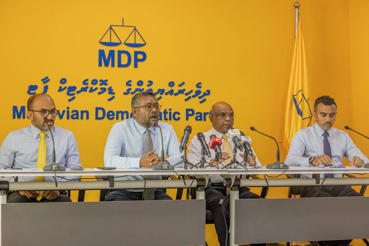 އެމްޑީޕީގެ ލީޑާޝިޕްގެ ބޭފުޅުންތަކެއް: އެ ޕާޓީއަކީ ގައުމީ މަސްލަހަތު އިސްކުރާ ޕާޓީއެއް ނޫންކަމުގައި ވިދާޅުވެ، ޚާރިޖީ ވަޒީރު ޑރ. އަބްދުﷲ ޚަލީލް ވަނީ ފާޑުވިދާޅުވެފައި