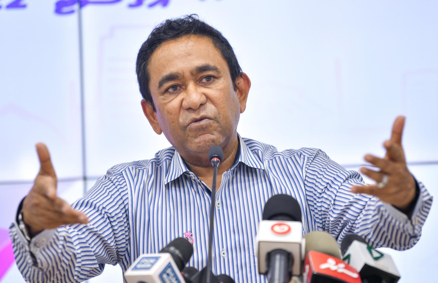 ހިލާލީގޭ މޭޒެއް މަތީ  344 ބަންޑަލްގައި 17 މިލިއަން ރުފިޔާ 
