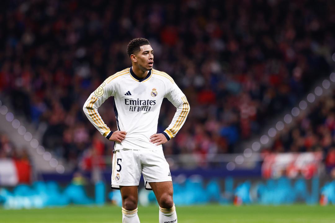 ބެލިންގްހަމްގެ ފަޔަށް އަނިޔާވެ، ކުޅުމާ ދުރަށް ދާން ޖެހިއްޖެ