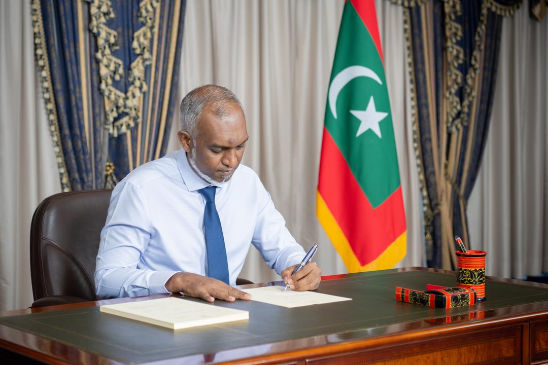 Maldives President Ratifies Key Amendments to Decentralization and Urban Planning Acts