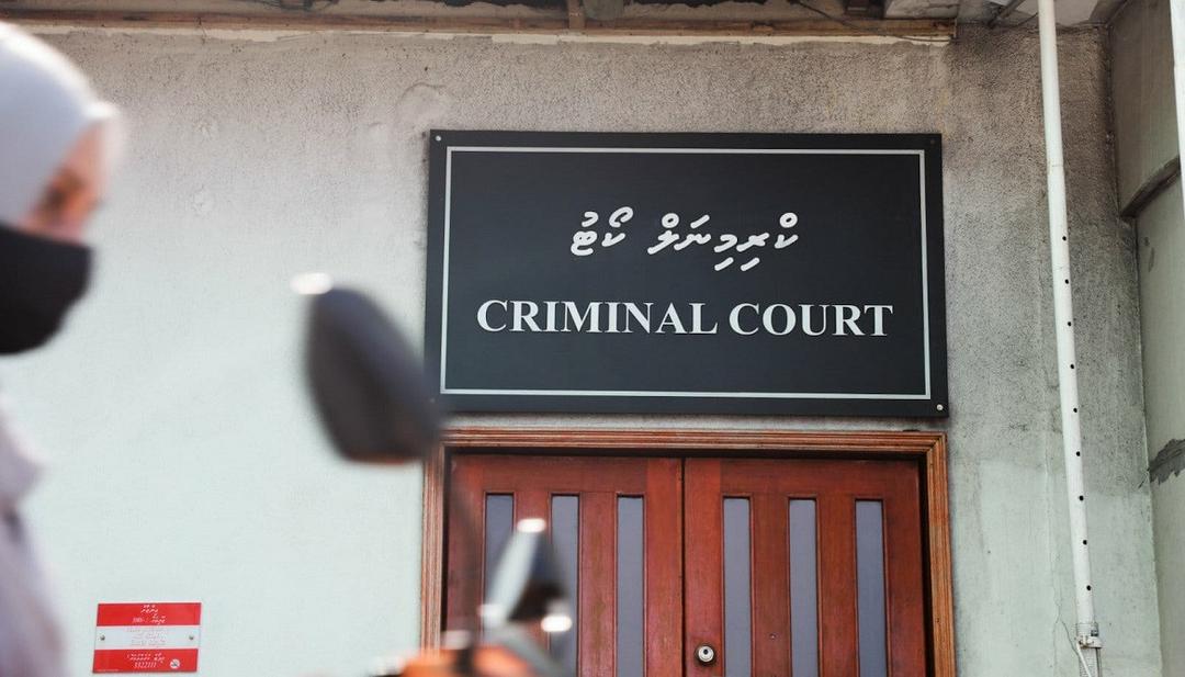 ޓްރާންސްފޯމަރަކުން ވައްކަންކުރަން އުޅުނު މީހެއްގެ ބަންދަށް 15 ދުވަސް 