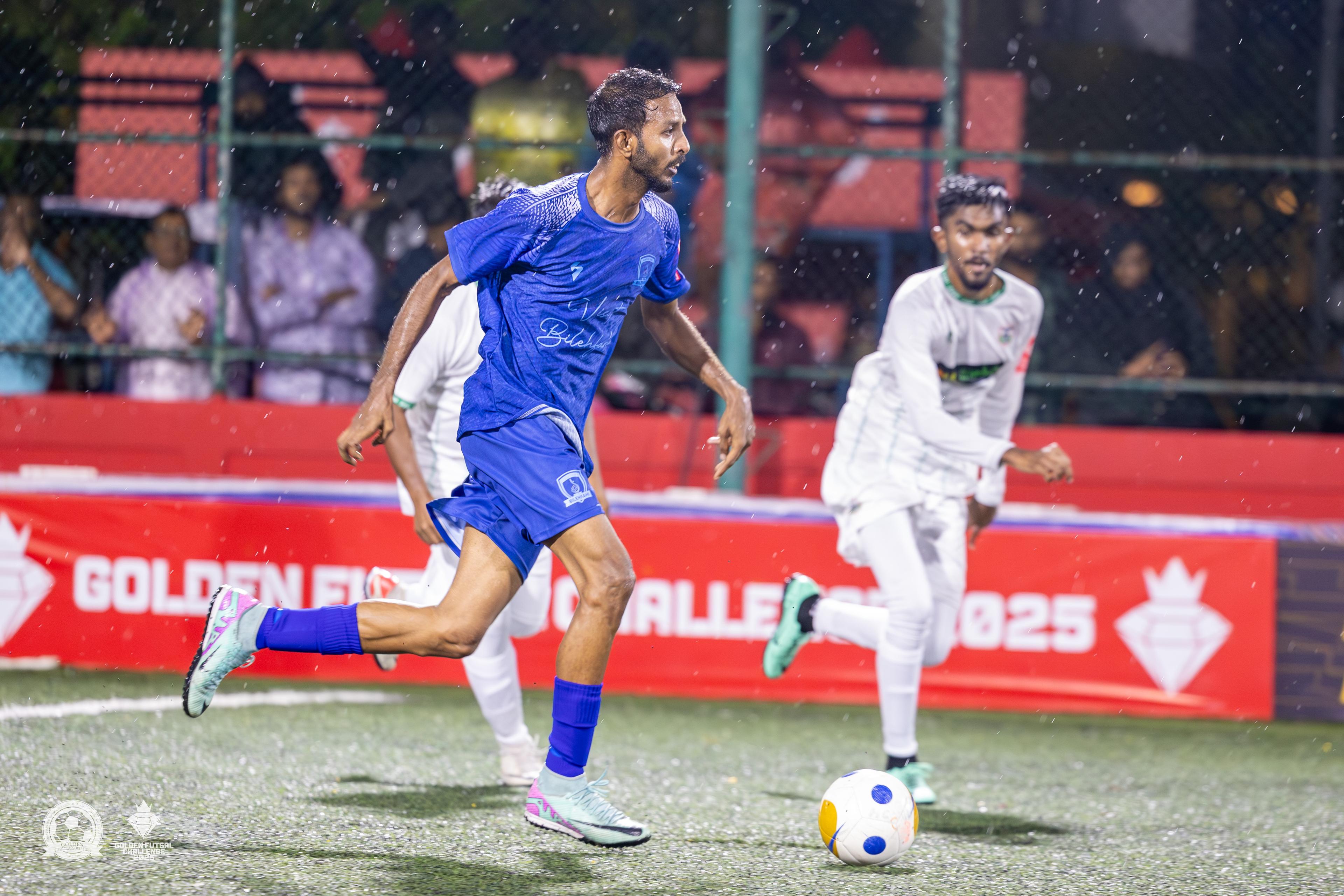 ބިލެތްފައްސާއި ނަރުދޫ މެޗުގައި ކޭޕީ ބޯޅަ ހިފައިގެން. ފޮޓޯ: އިމޭޖެސް.އެމް.ވީ