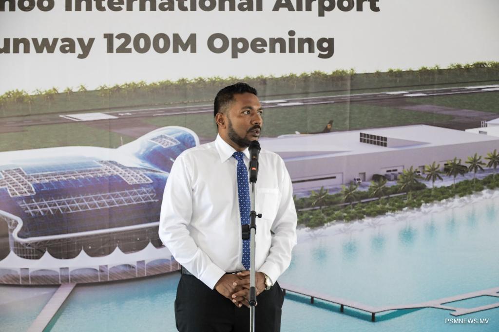 ރީޖަނަލް އެއާޕޯޓްސްގެ މެނޭޖިން ޑިރެކްޓަރު އަޙްމަދު މުބީން -- ފޮޓޯ: ޕީއެސްއެމް