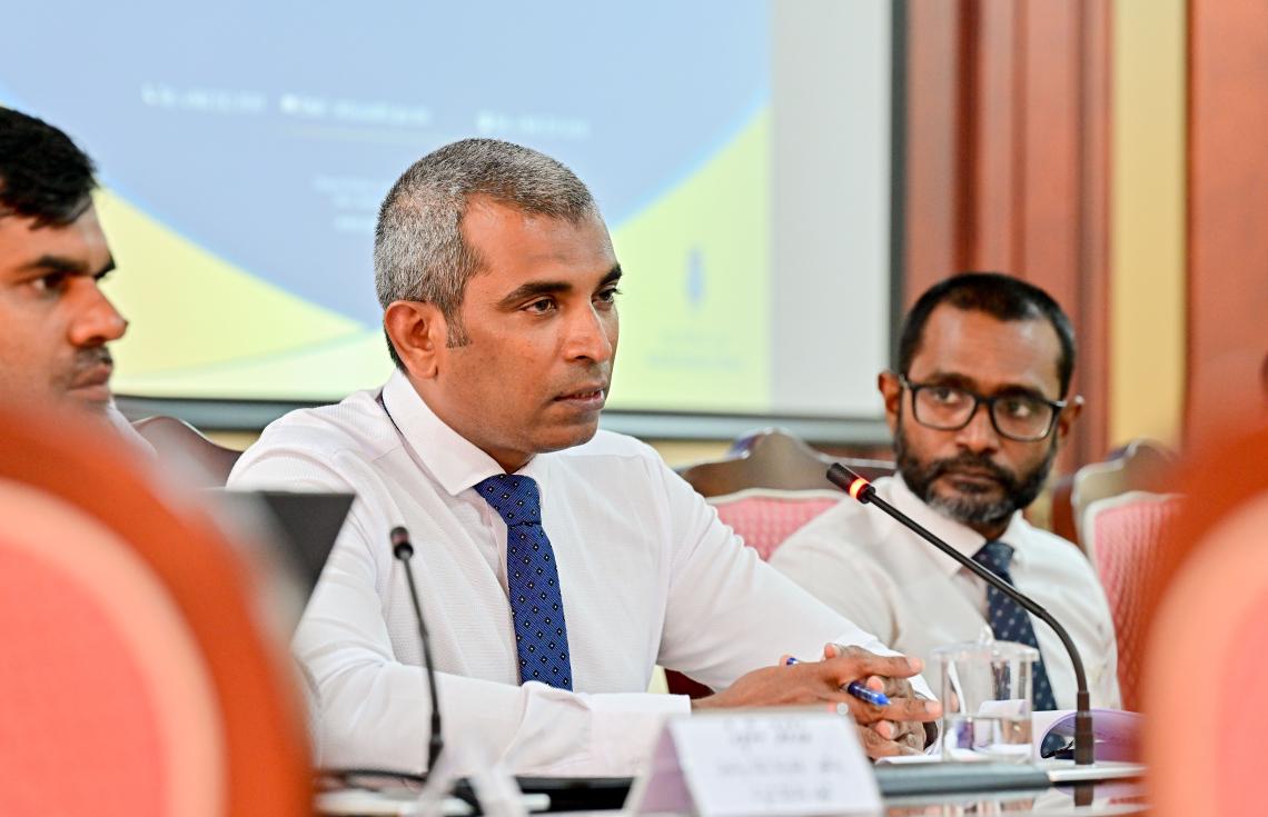 އޮޅުވާލައިގެން  400 މިލިއަނަށްވުރެ ގިނަ ރުފިޔާ ހޯދަން އުޅުނު މައްސަލައެއް