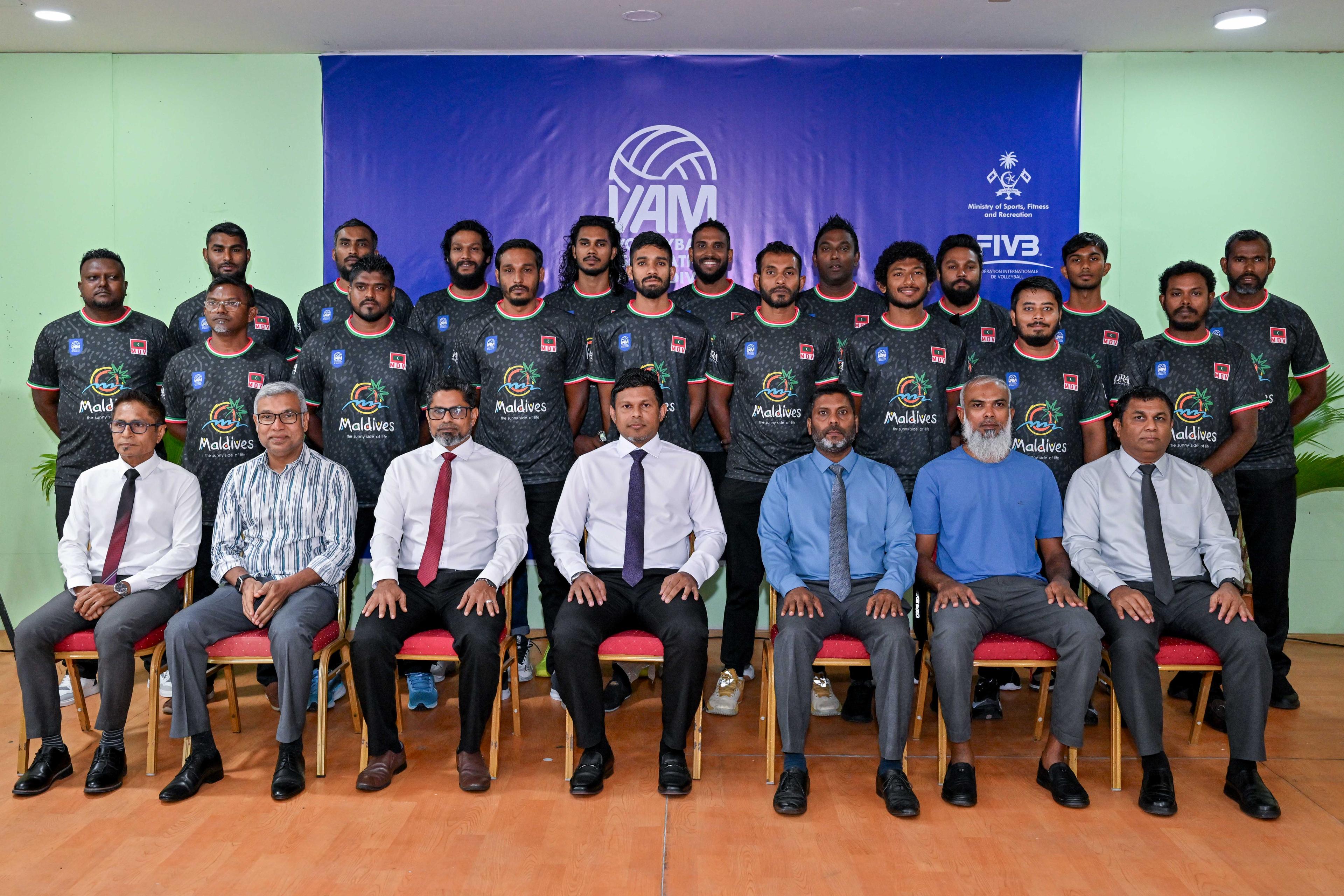 ބޭރު ޤައުމުތަކުގައި ރާއްޖެ ތަމްސީލުކުރާއިރު ޤައުމުގެ ރިވެތި ނަމާއި ޝަރަފު ދެމެހެއްޓުމަށް އެދިވަޑައިގެންފި 