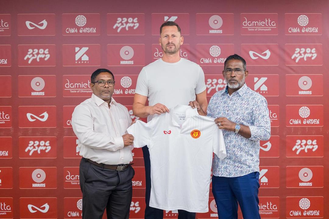 ވިކްޓްރީ ސްޕޯޓްސް ކުލަބުގެ ހެޑް ކޯޗުގެ މަގާމަށް ސްލޮވާކިޔާގެ ކޯޗު ޖޯޖްލީ ހަމަޖައްސައިފި