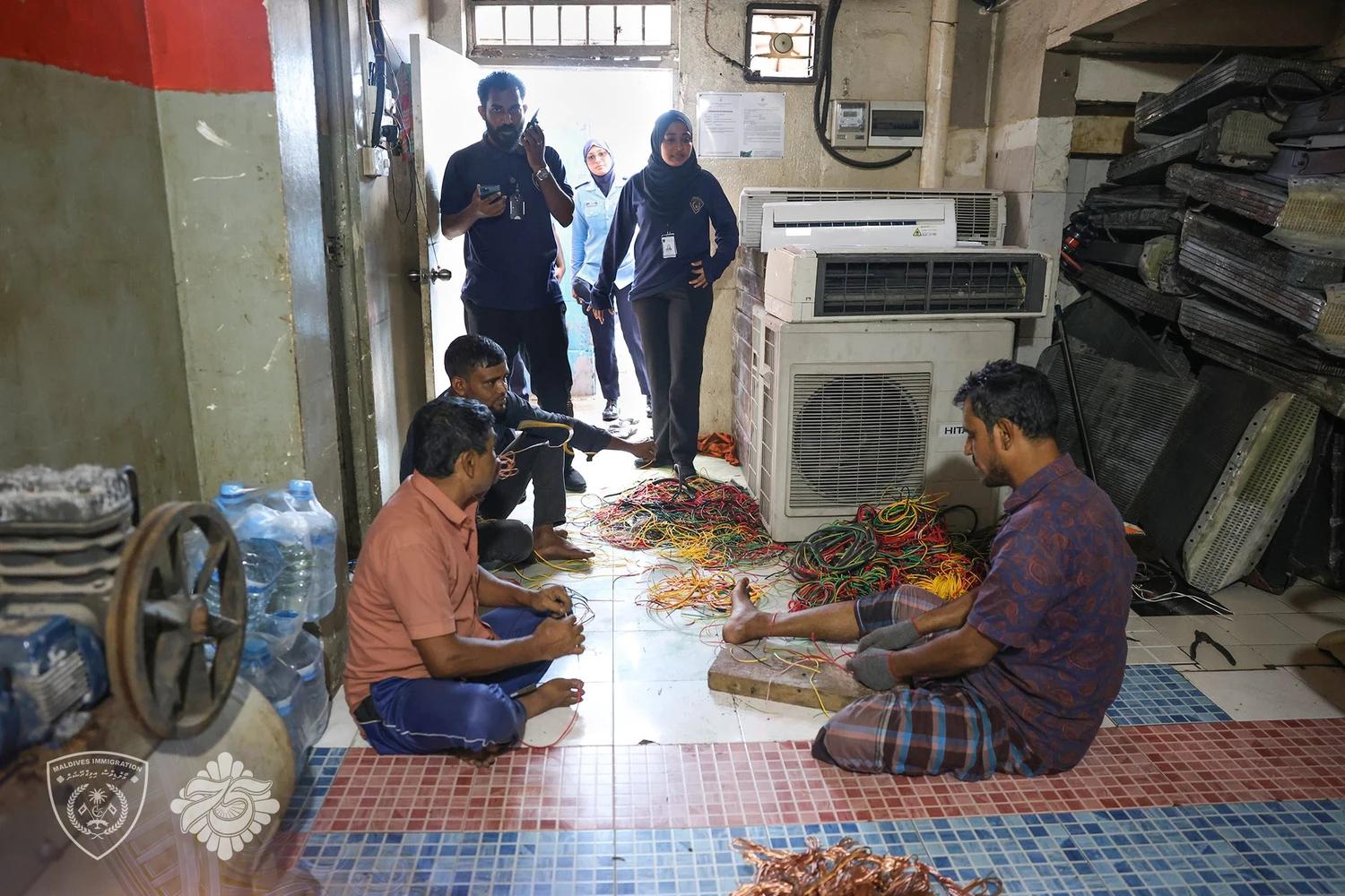 ބައު ދަނގަނޑުގެ ވިޔަފާރިކުރި 14 ބިދޭސީން ހައްޔަރުކޮށްފި