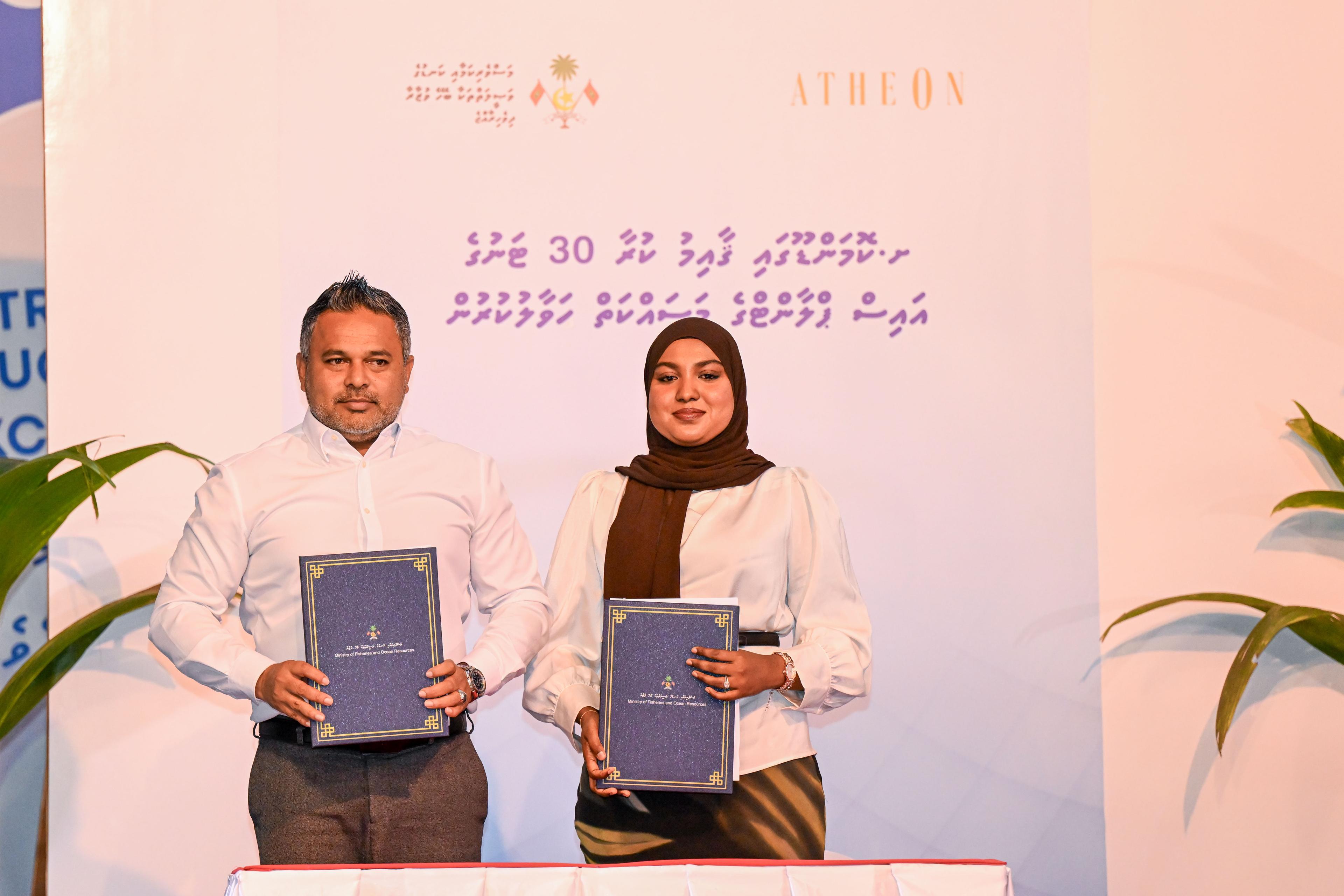 ކޮމަންޑޫ މަސްވެރިންނަށް އުފާވެރިކަން، 30 ޓަނުގެ އައިސް ޕްލާންޓެއް ޤާއިމްކުރަން ހަވާލުކޮށްފި