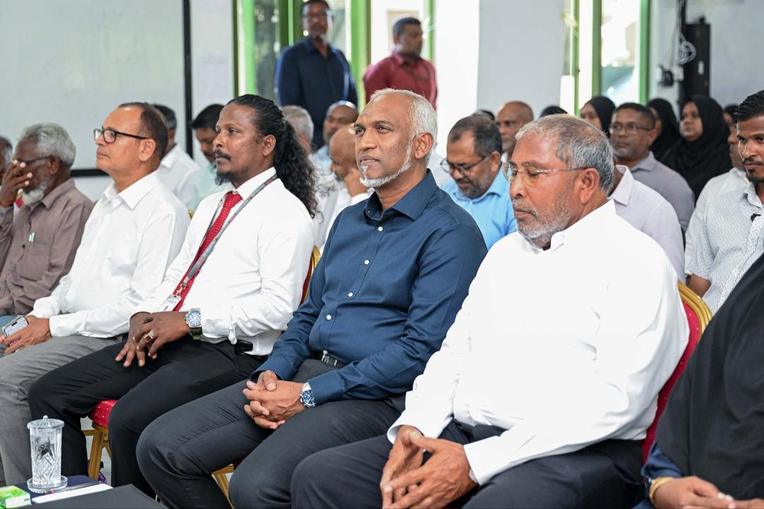 ރައީސް މުޢިއްޒު ފަދަ އިޚްލާސްތެރި ނިޔަތަކާއެކު މަސައްކަތްކުރައްވާ ވެރިއަކު އަދި ނުދެކެން: ޤާސިމް