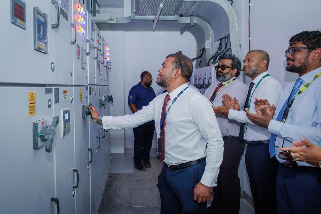 އަމާން އުދަރެސްގެ ޓަވަރުތަކަށް ކަރަންޓުގެ ޚިދުމަތް ދޭން ފަށައިފި