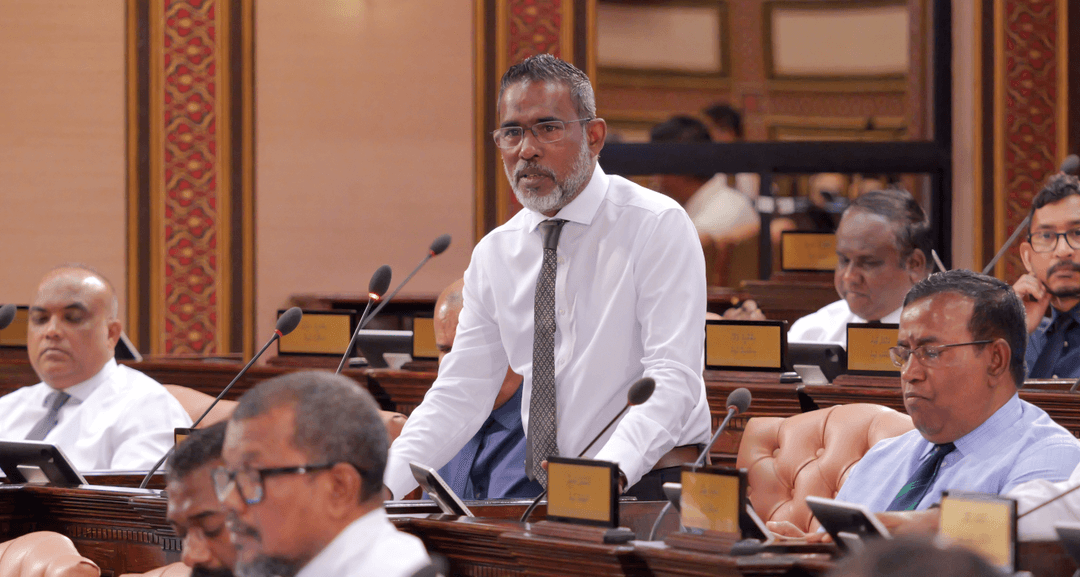 ކެލަޔަށް އެމްޑީޕީގެ ސަރުކާރުން ދިނީ ޤުރުއާނާ ބެހޭ މަރުކަޒުގެ ނަން ބޯޑެއް: ޝަރީފް