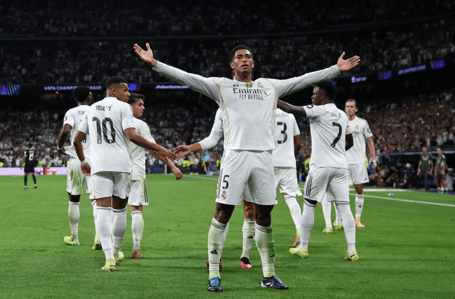 ޔުވެންޓަސް ބަލިކޮށް ޗެންޕިއަންސް ލީގުގައި ރެއާލް 100% ރެކޯޑާއެކު ކުރިޔަށް