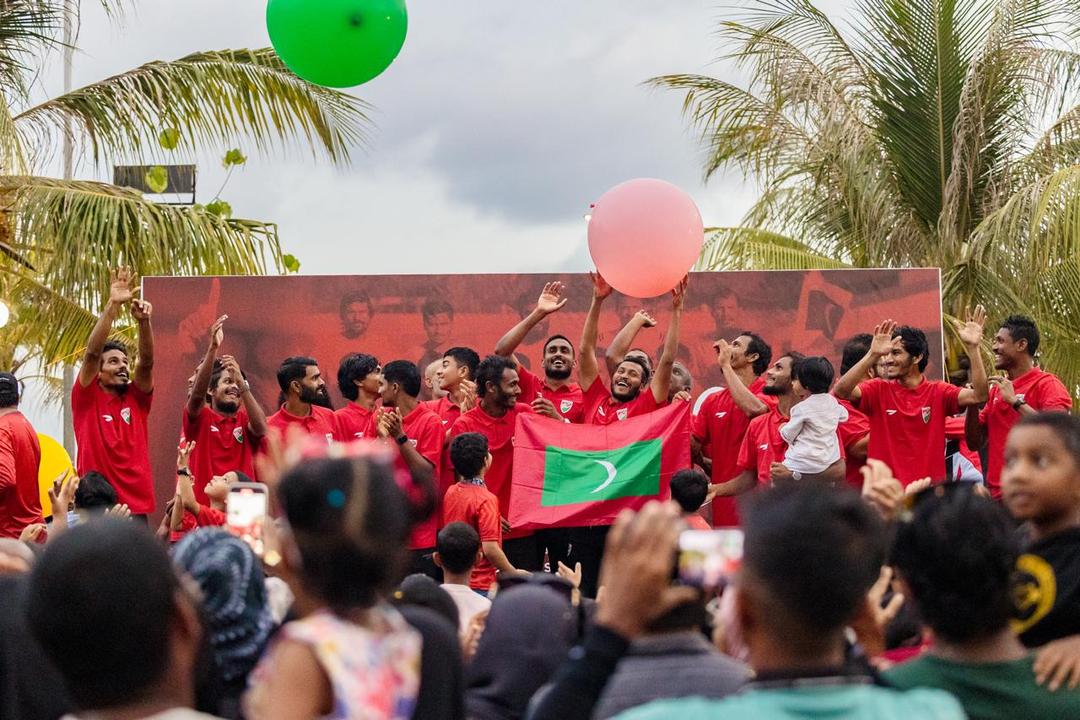 ''ފޯރީގައި ދަނޑަށް'' ކެމްޕެއިނަށް ބޮޑު ތަރުހީބެއް