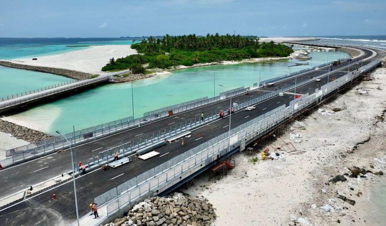 ރައީސް ޞާލިހުގެ ޤަރާރު އުވައިލައްވައި ހަންކެޑެ ވުޒާރާގެ ދަށަށް
