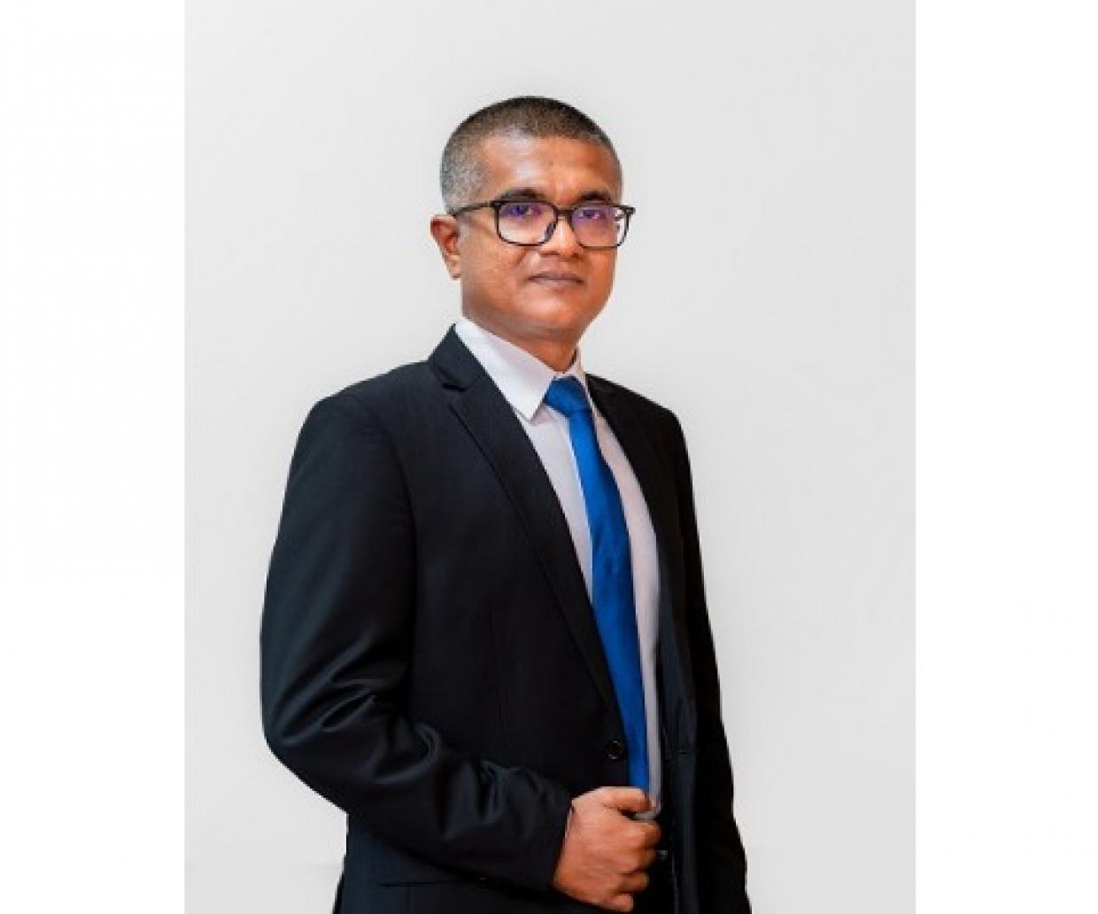 ސިނގިރޭޓު ވަގަށް ނެގި މައްސަލައާ ގުޅިގެން ހައްޔަރުކުރި މުޢާޒު މިފްކޯއިން ސަސްޕެންޑްކޮށްފި 