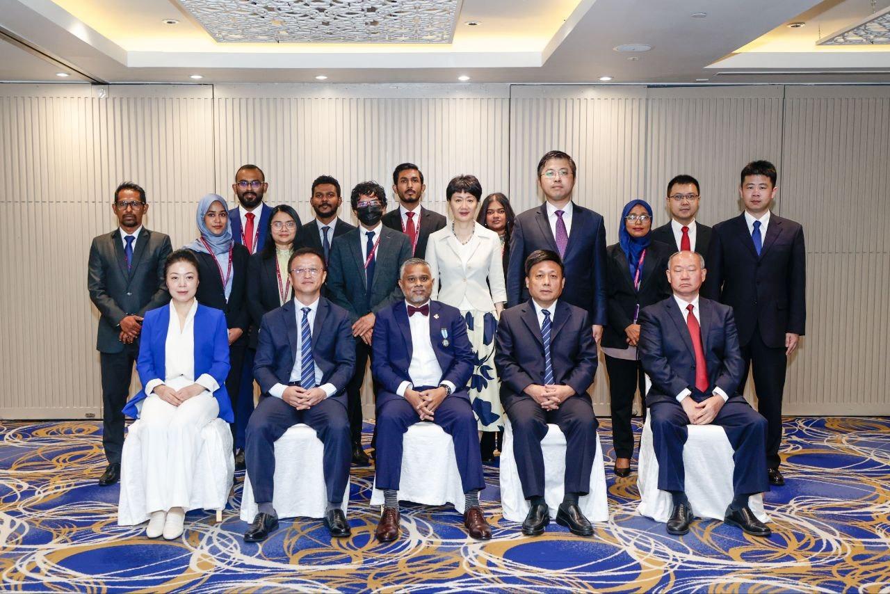 ޕީޖީ އޮފީހާއި ޗައިނާ  ޕްރޮސިކިއުޓޯރަލް ވަފުދާމެދު ކުރިއަށް ގެންދިޔަ ބައްދަލުވުމުގެ ތެރެއިން- ފޮޓޯ: ޕީޖީ އޮފީސް މީޑިއާ