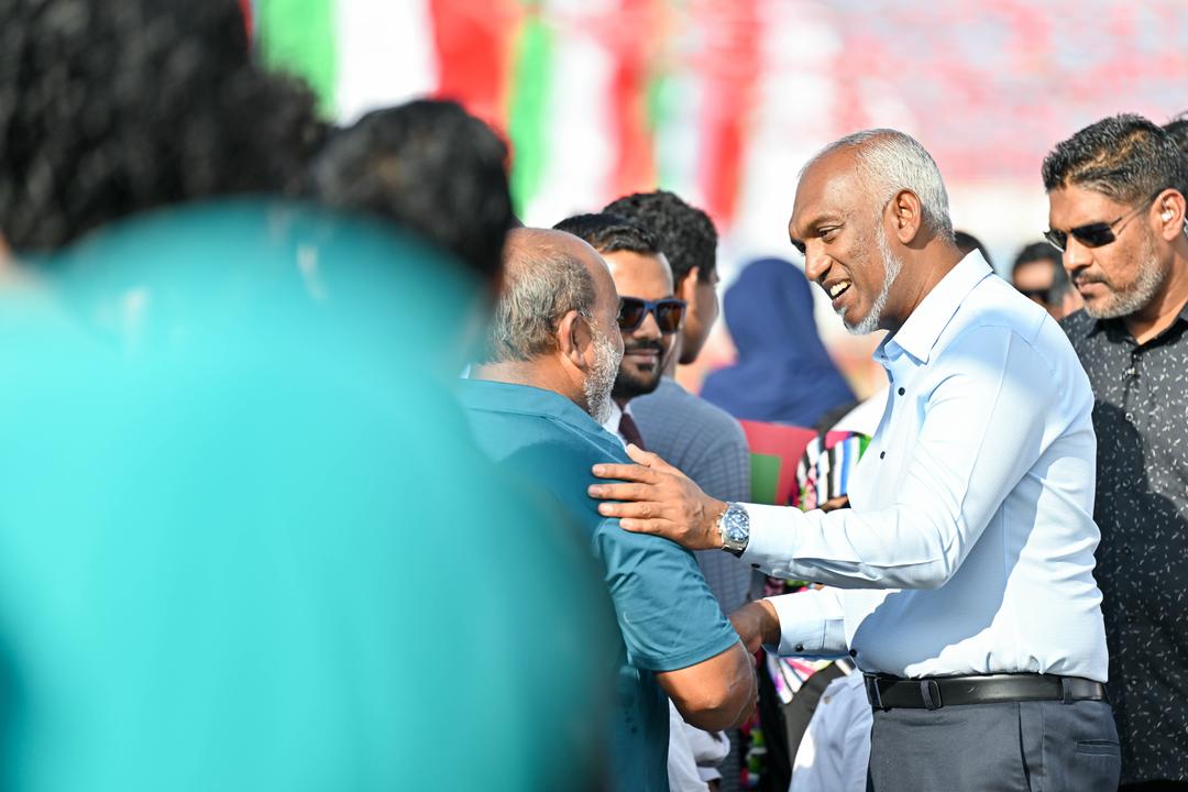 ފުވައްމުލަކާއި އައްޑޫއަށް ކުރެއްވި ދަތުރުފުޅު ނިންމަވާލައްވައި ރައީސް މާލެ ވަޑައިގެންފި