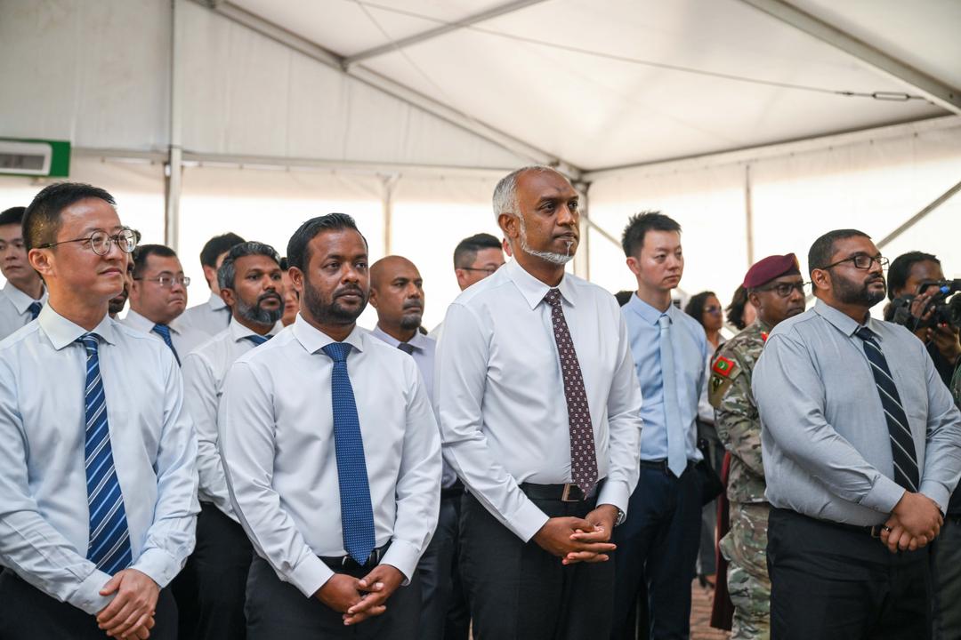 ޗައިނާ މެޝިނަރީ އިންޖިނިއަރިންގ ގްރޫޕްގެ ފަރާތުން ދިވެހި ސަރުކާރަށް ފެން ހިންދާ ޕަމްޕް ހަދިޔާކުރައްވައިފި