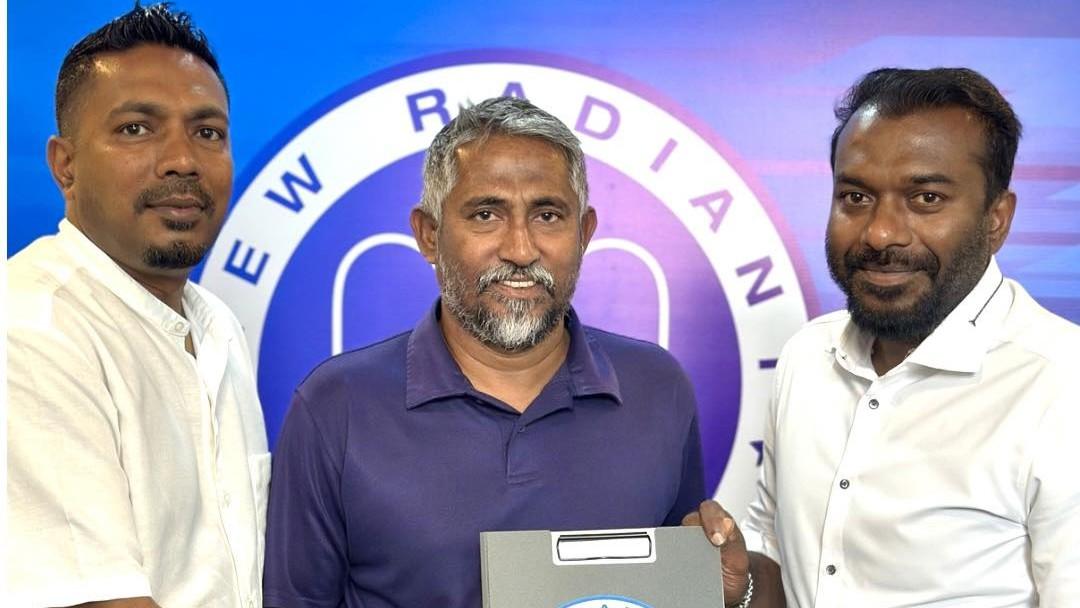 ނިއުގެ އަންހެން ޓީމުގެ ހެޑް ކޯޗަކަށް ދިވެހި ފުޓުބޯޅަ ލެޖެންޑް އަނިލް