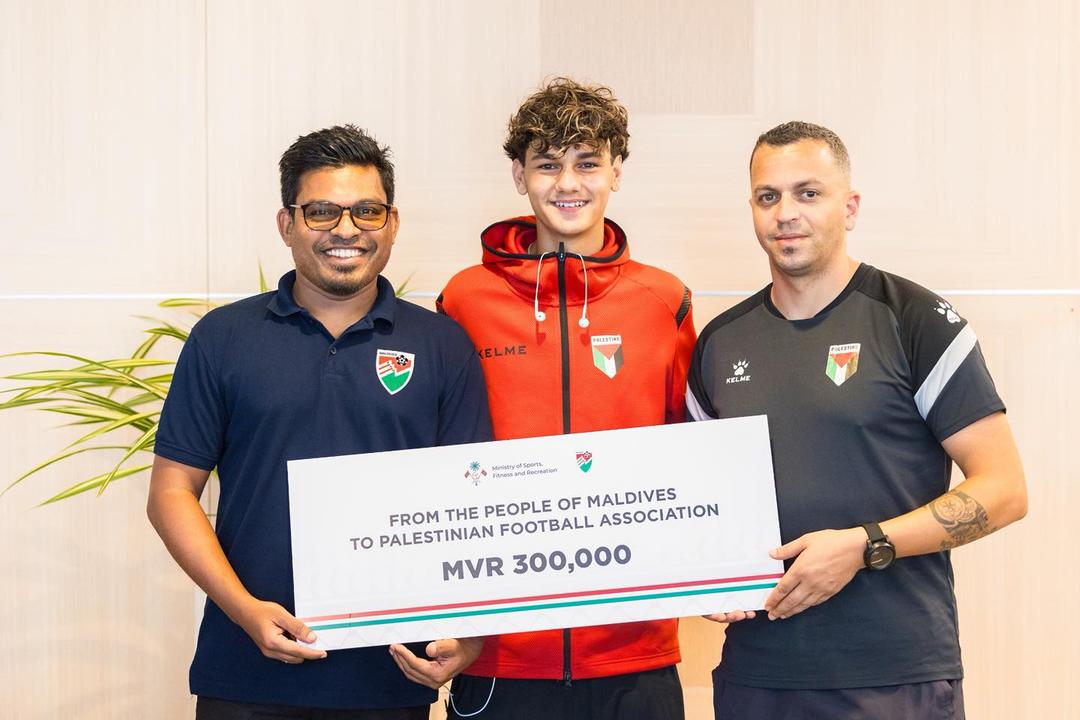 ފަލަސްޠީނު ފުޓްބޯޅައަށް އެހީވުމަށް އެފްއޭއެމުން އެއްކުރި ފައިސާ ހަދިޔާކޮށްފި