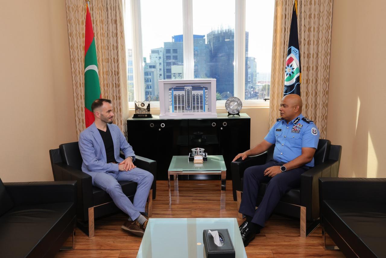 ޖަރުމަނު ވިލާތުން ރާއްޖެ އަންނަ  ފަތުރުވެރިންގެ ރައްކާތެރިކަން ކަށަވަރުކުރުމަށް ކުރެވިދާނެ މަސައްކަތްތަކާ ގުޅޭގޮތުން މަޝްވަރާކޮށްފި