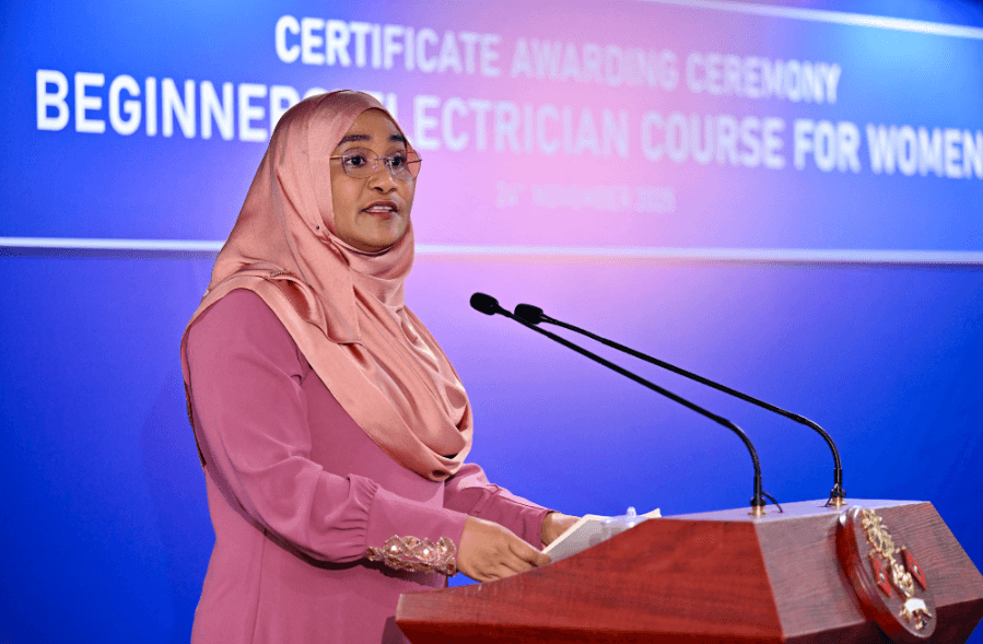 މައިން ގޭގައި ކުރާ މަސައްކަތްތަކުން ދަރިން ޝައުޤުވެރިކަން އުފެދި ހުނަރުވެރި ބަޔަކަށް ވުމުގެ ފުރުޞަތު ލިބޭ: މެޑަމް ސާޖިދާ