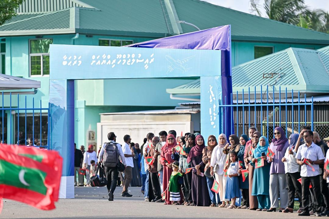 ފުވައްމުލަކުން ރައީސުލްޖުމްހޫރިއްޔާ އަށް ހޫނު މަރުހަބާއެއް