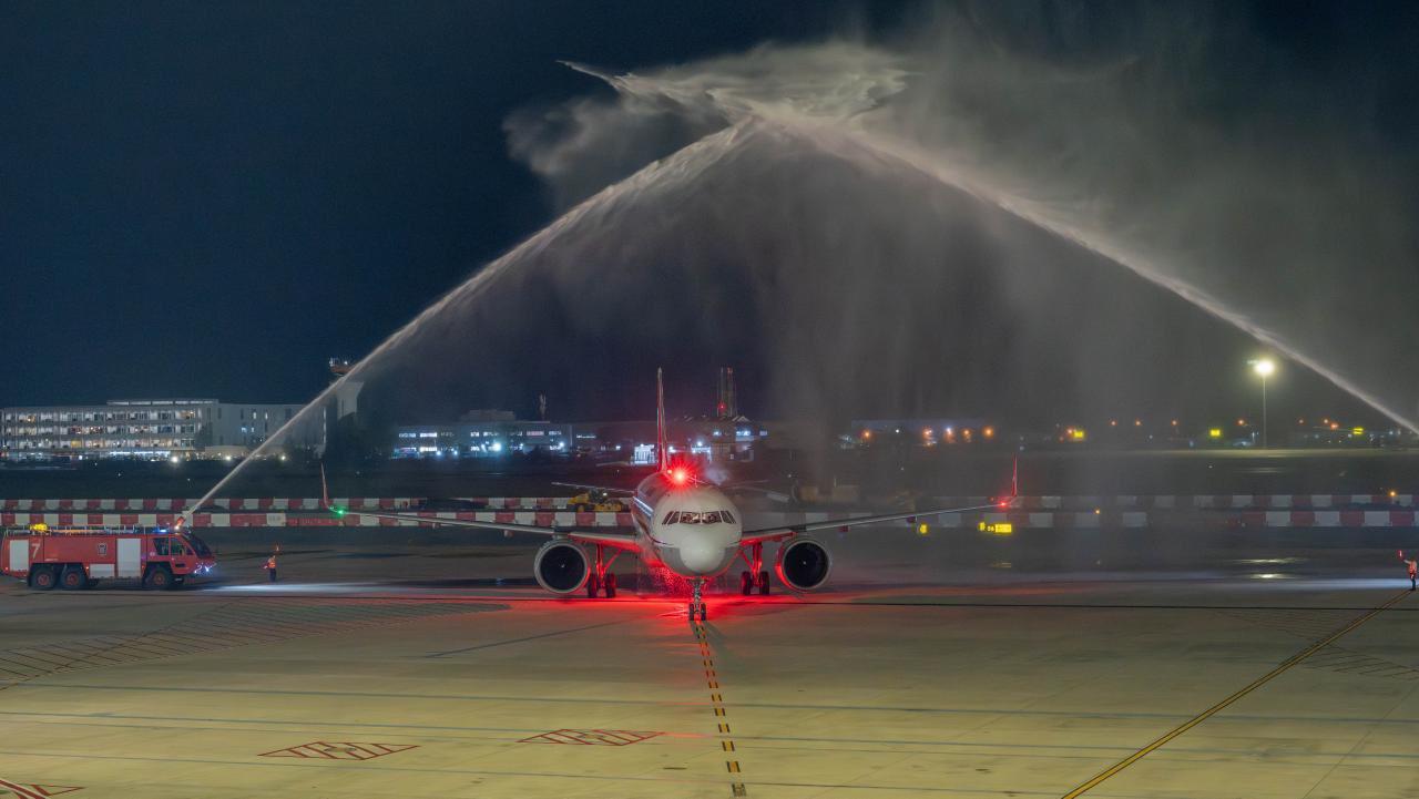 ީވީއައިއޭގެ ޓާމިނަލް 1 އިން ސިޗުއާން އެއަރލައިންސް އަށް ހިދުމަތް ދޭން ފަށައިފި