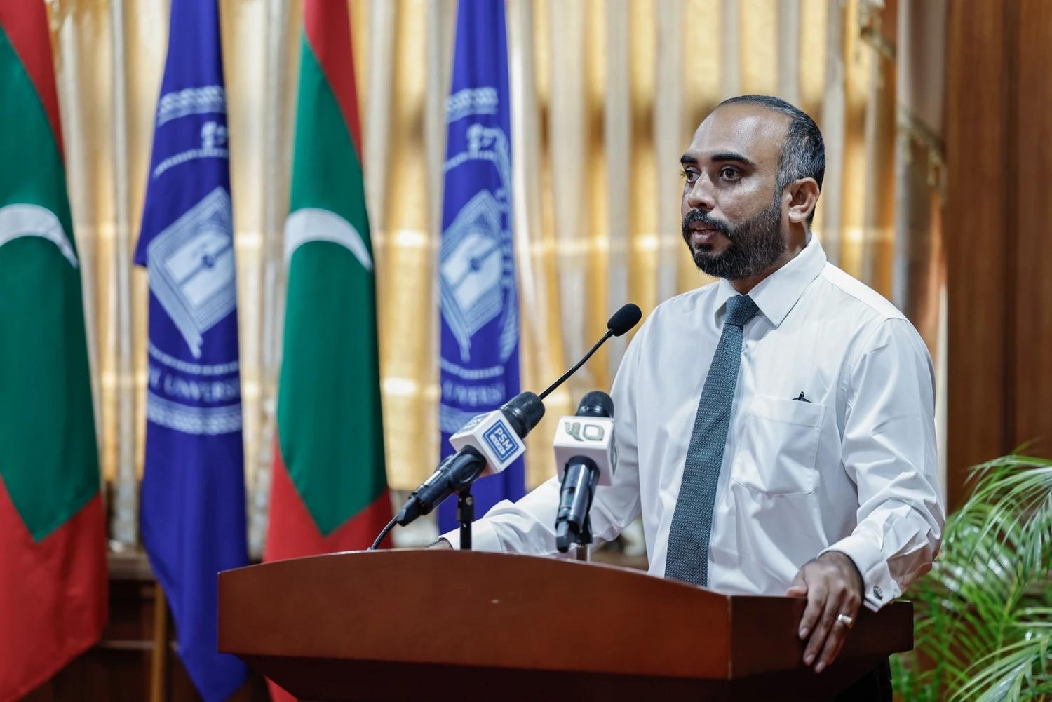 ނޫސްވެރިކަމާއި ގުޅުންހުރި ޕްރޮގްރާމުތަކާއި ކޯސްތަކުގައި ބައިވެރިވުމަށް މިނިސްޓަރ އެދިވަޑައިގެންފި