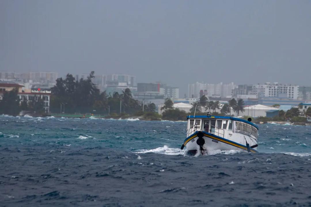 ކުރިއަށް އޮތް 3 ދުވަހު ދަތުރުވެރިން މޫސުމަށް ސަމާލުވުމަށް އިލްތިމާސްކޮށްފި 