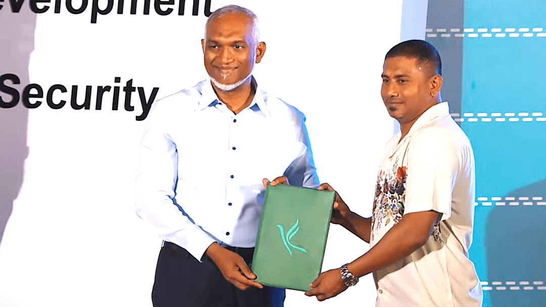 ކުރީގެ ވަޒީރު މަހުލޫފާއެކު ގިނަ ބަޔަކު ޕީއެންސީއާ ގުޅިވަޑައިގެންފި  