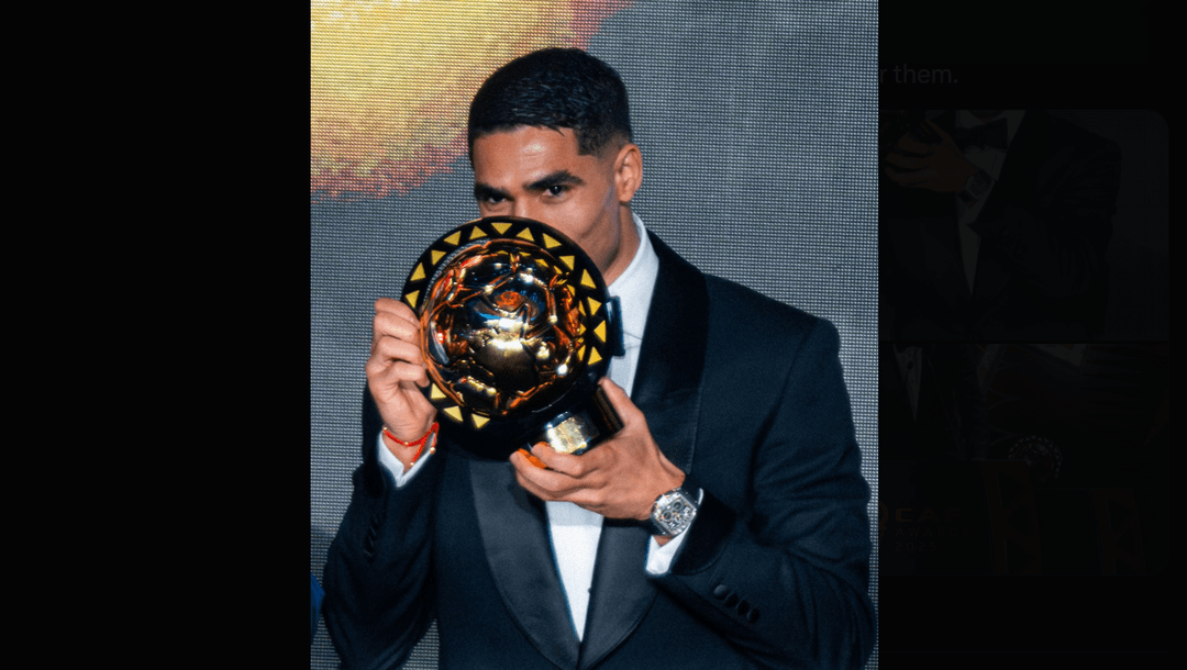 އަޝްރަފް ހަކީމީއަށް އެފްރިކާގެ އަހަރުގެ އެންމެ މޮޅު ފުޓްބޯޅަ ކުޅުންތެރިޔާގެ އެވޯޑް