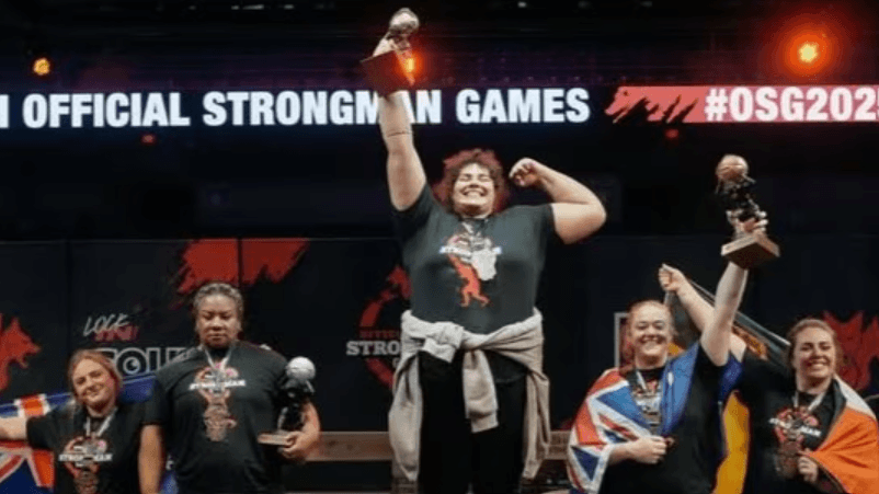 ފިރިހެނެއްކަން އެނގުމާއެކު، ދުނިޔޭގެ އެންމެ ވަރުގަދަ އަންހެނާގެ މަގާމު ހޯދި އެތުލީޓްގެ މެޑަލް އަތުލައިފި