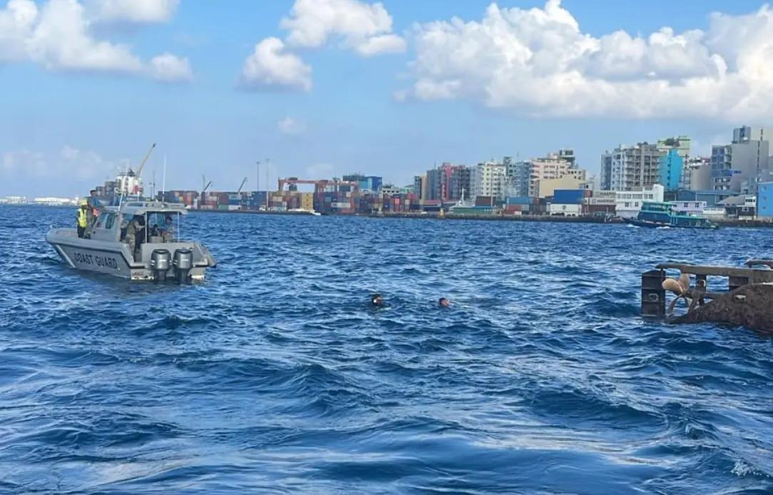 ބަންޑުންޖަހާލި ކޮޅުވެއްޓި ދުއްވީ ލައިސަންސް  ނެތް މީހެއް